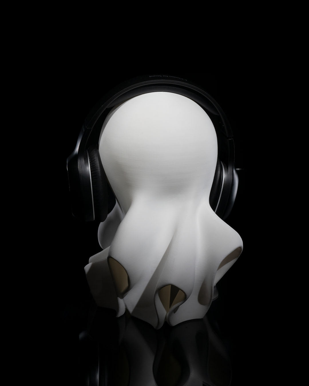 super cute kawaii ghost headphone holder video preview. manufactured by chuganations 3d lab.