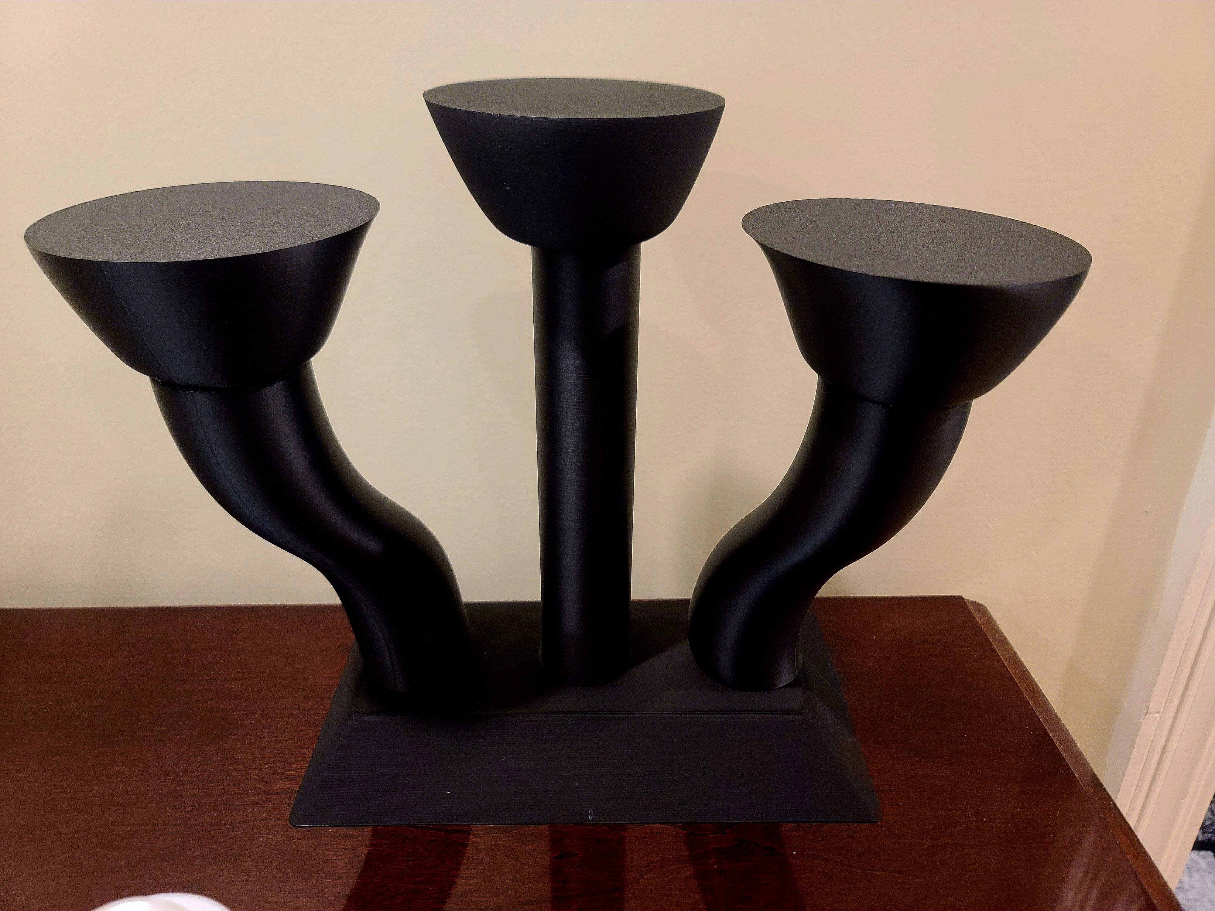 Twisting Trio Stand