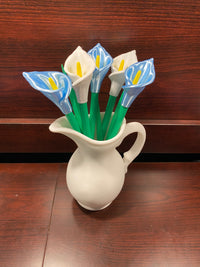 A cala lilly plant pen set inspired by the cala lilly plant. With blue and white flowers. Manufcatured by chuganations 3D Lab in abbeville alabama, located in the united states of america.